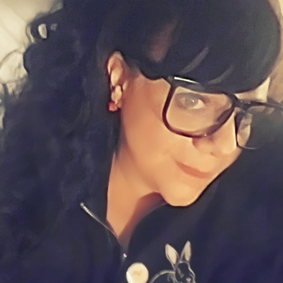 Meet your Posher, Amanda - Picture 7 of 16